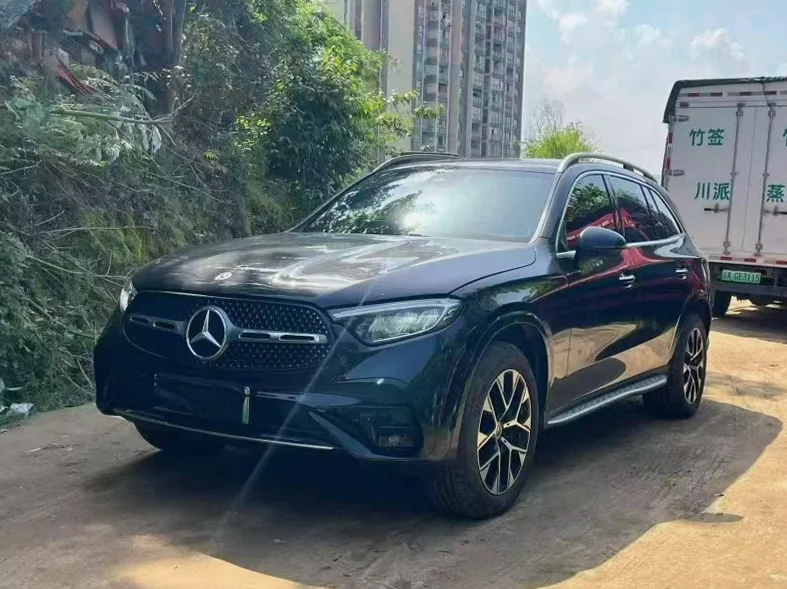 奔驰GLC 正面外观三