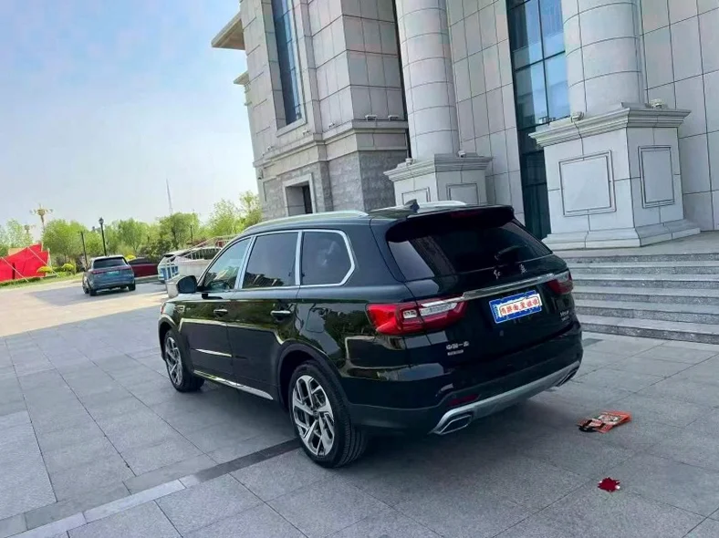 红旗HS7 内饰后排