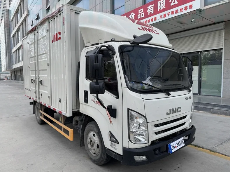 江铃凯运 正面外观二