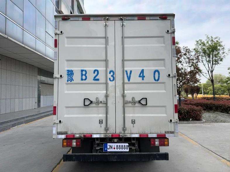 江铃凯运 驾驶室