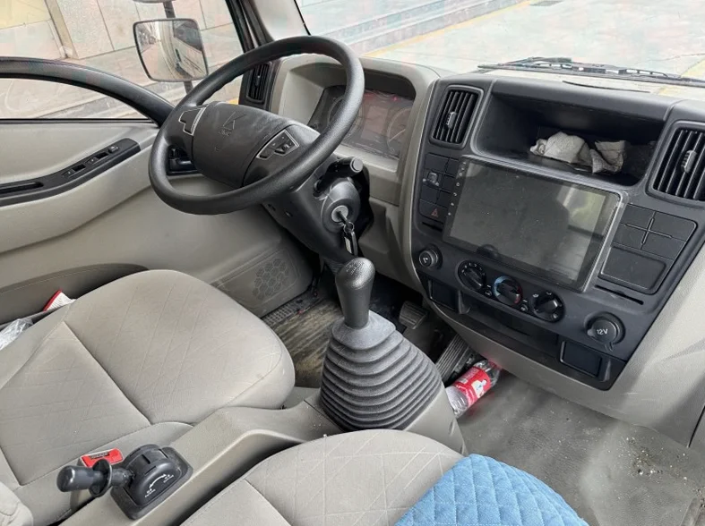 江铃凯运 内饰后排