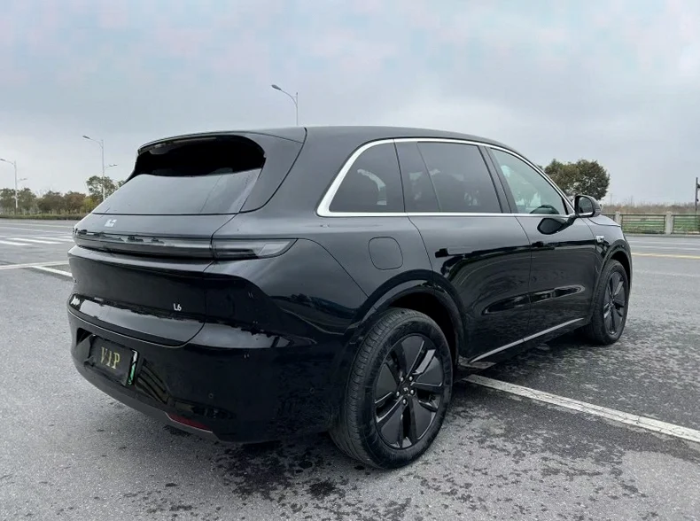 理想L6 内饰后排