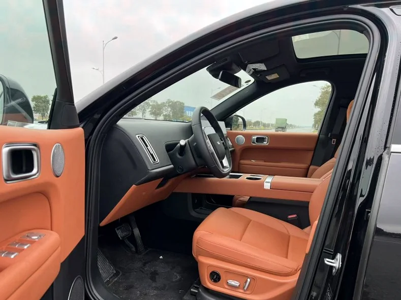 理想L6 后面外观一