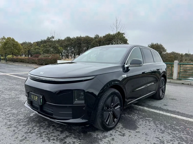 理想L6 正面外观三