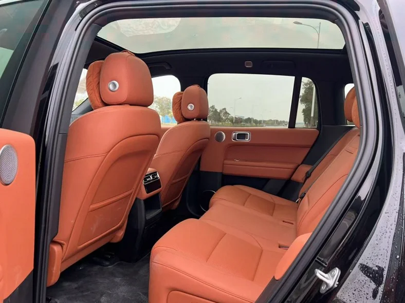 理想L6 后面外观二