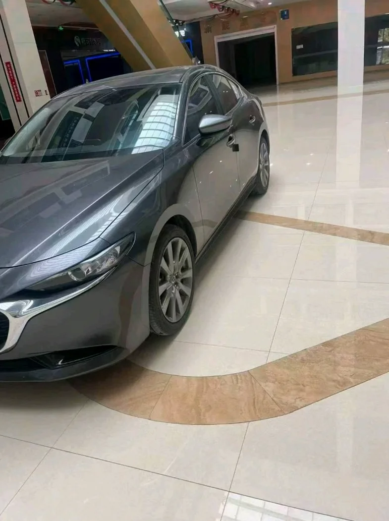 马自达昂克赛拉 正面外观二