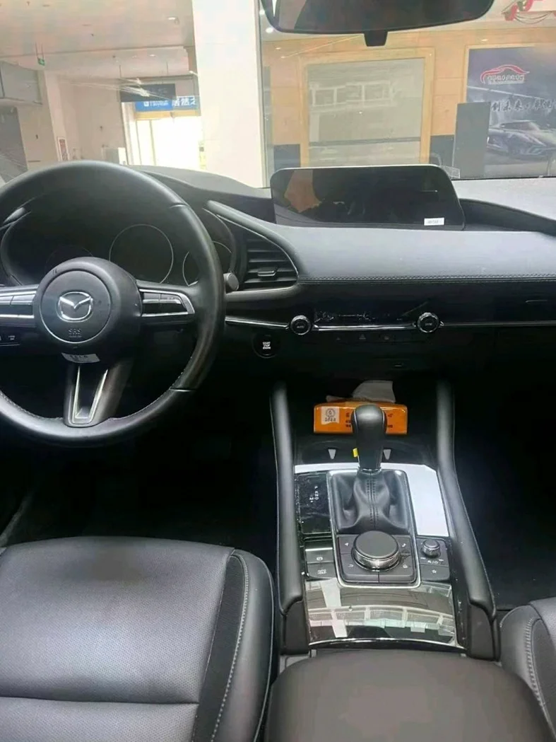 马自达昂克赛拉 后面外观一