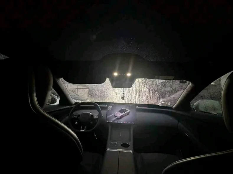 小米YU7 后面外观一