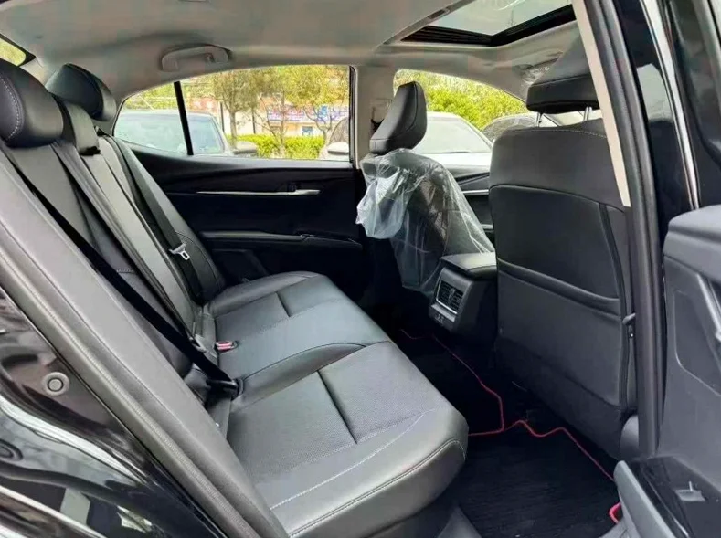 丰田凯美瑞 内饰后排