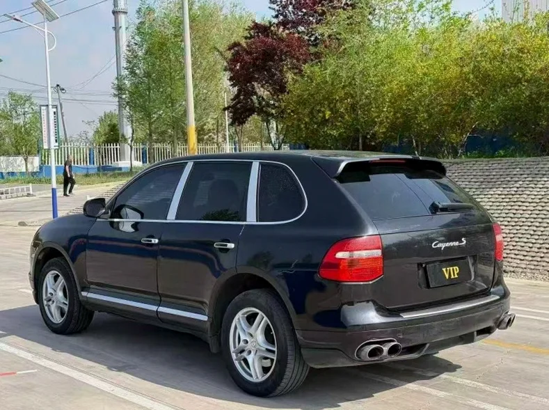 保时捷卡宴 后面外观一