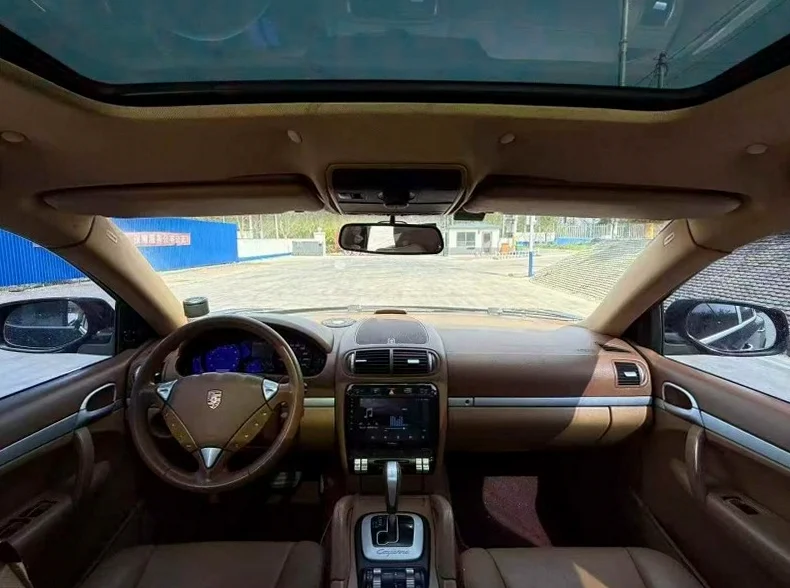 保时捷卡宴 内饰前排