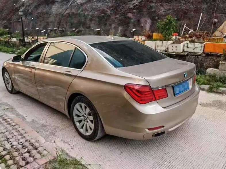 宝马7系 后面外观二