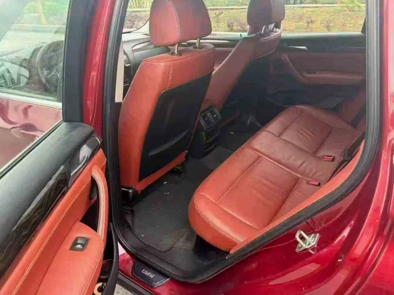 宝马X3 后面外观一