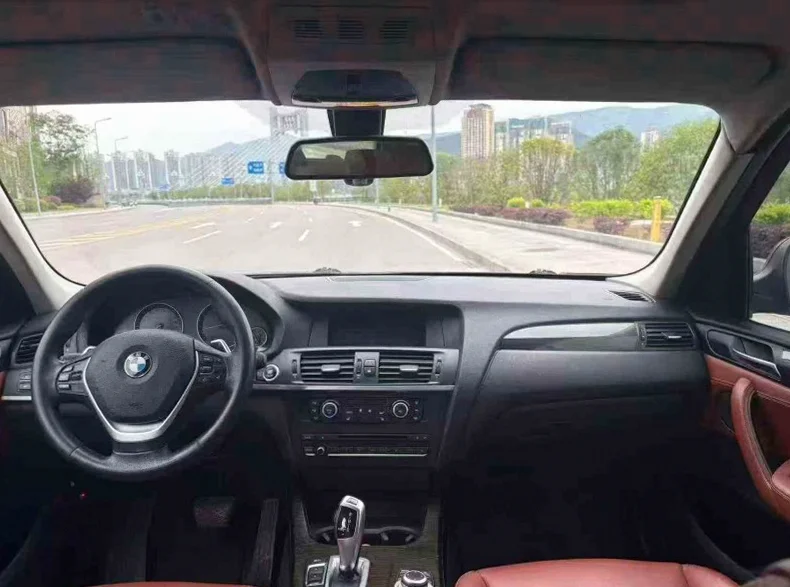 宝马X3 正面外观三