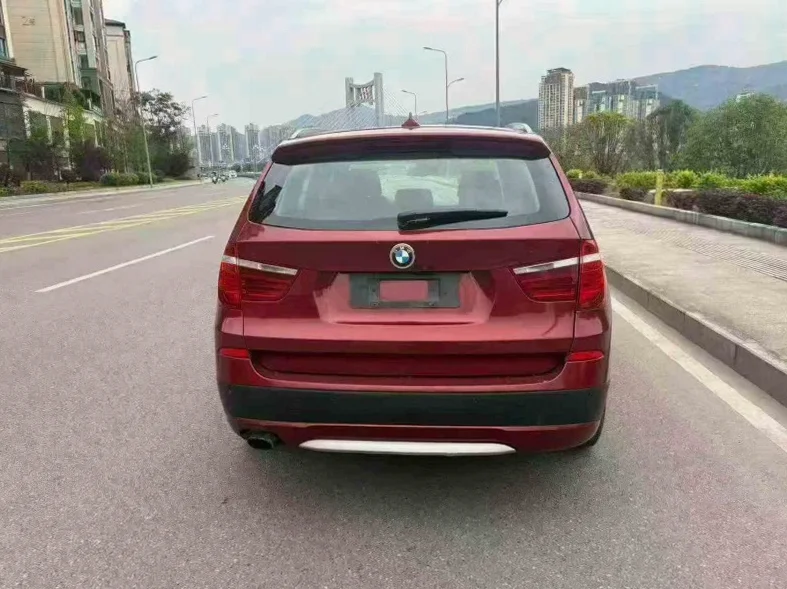 宝马X3 后面外观二