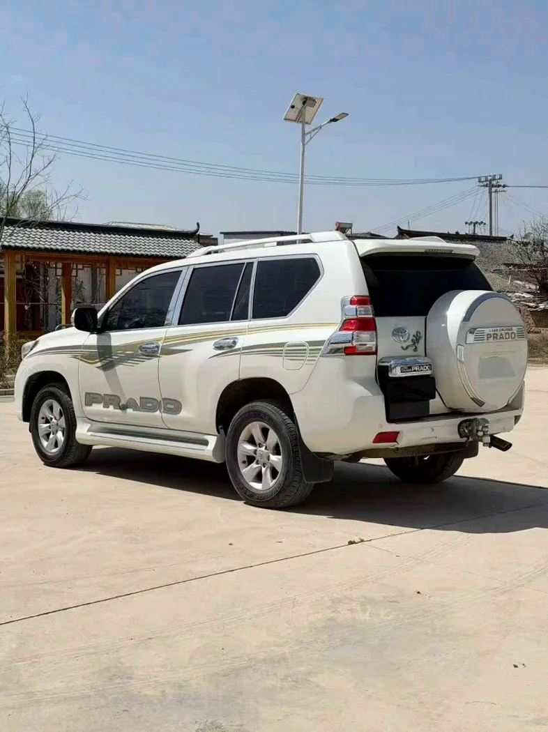 丰田普拉多 驾驶室