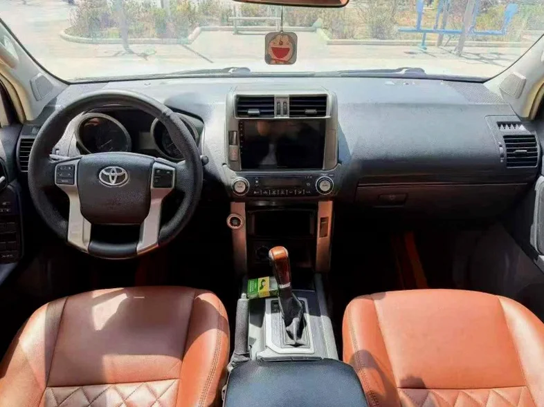 丰田普拉多 后面外观三