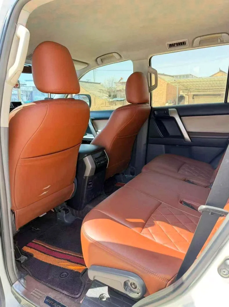 丰田普拉多 后面外观二