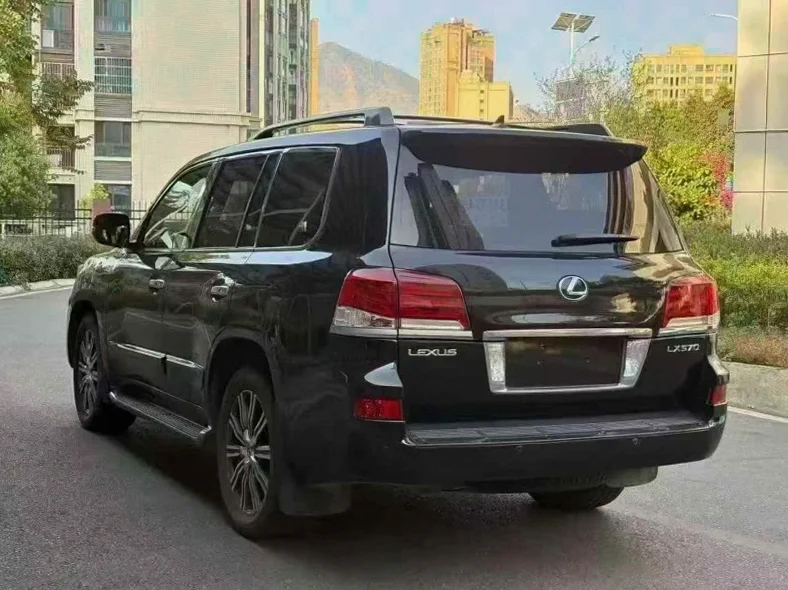 雷克萨斯LX 内饰前排