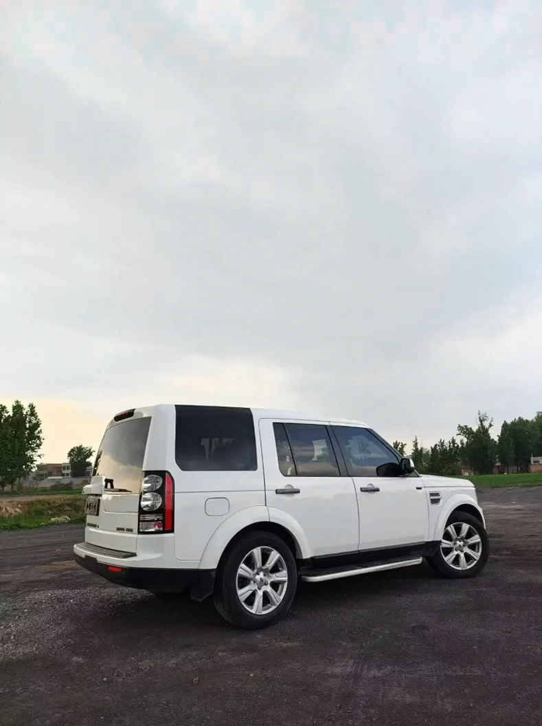 路虎发现 后面外观三