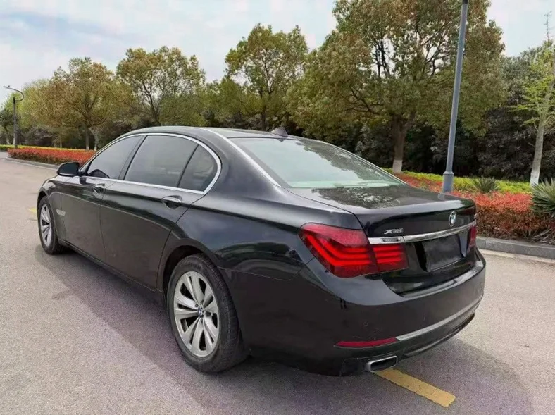 宝马7系 后面外观三