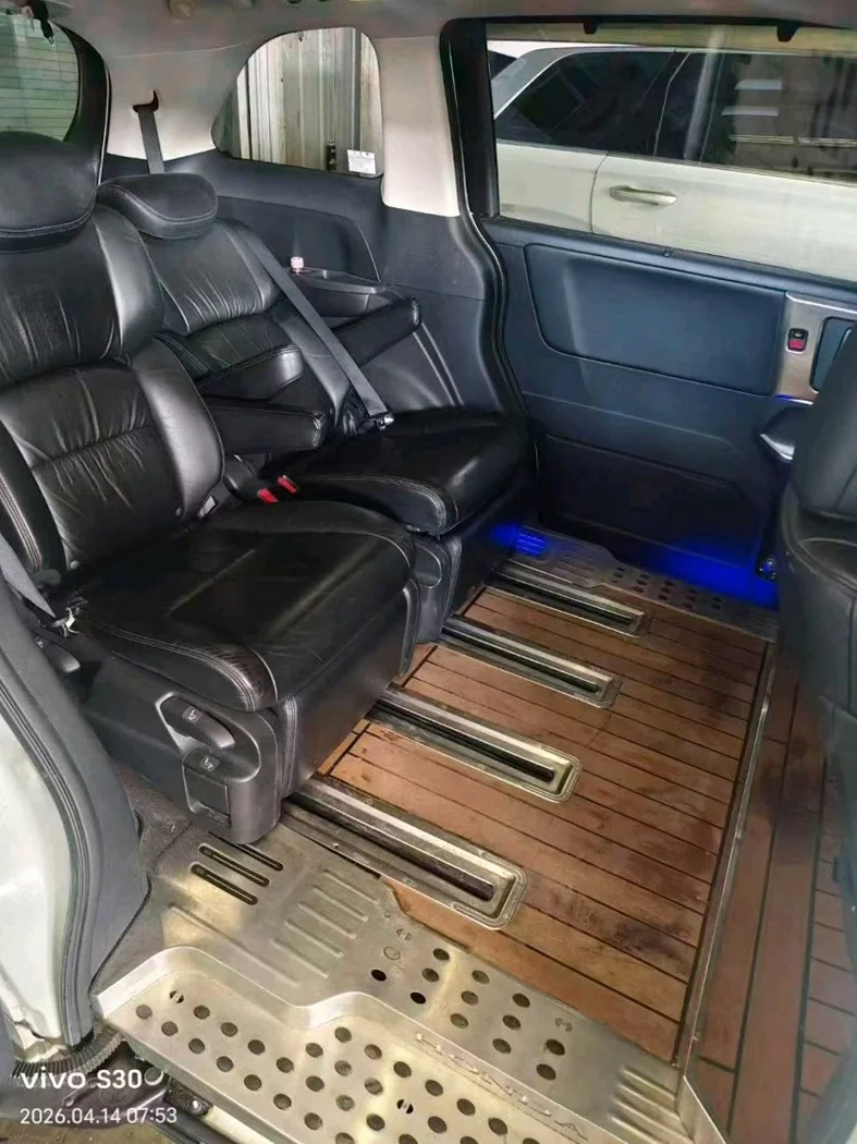 本田奥德赛 后面外观二