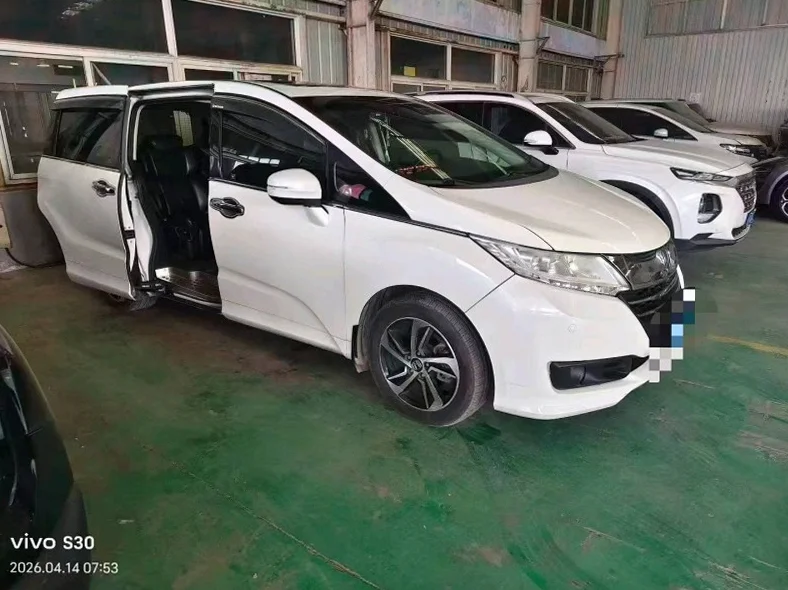 本田奥德赛 后面外观一