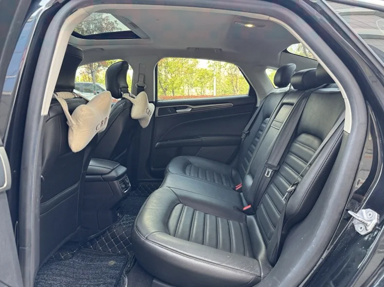 福特蒙迪欧 内饰前排