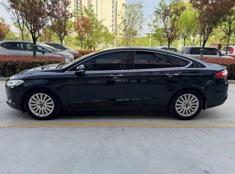 福特蒙迪欧 后面外观二