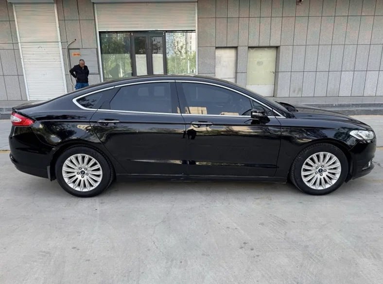 福特蒙迪欧 正面外观三