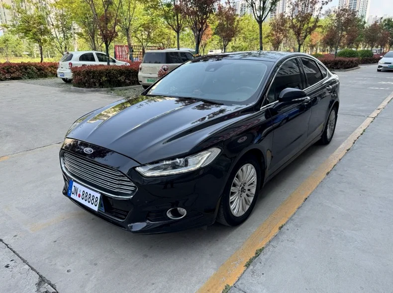 福特蒙迪欧 正面外观二