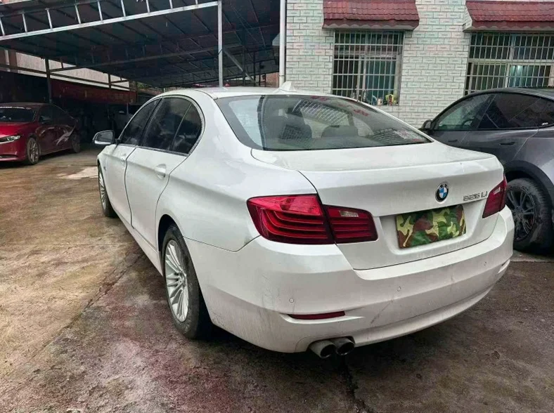 宝马5系 内饰后排