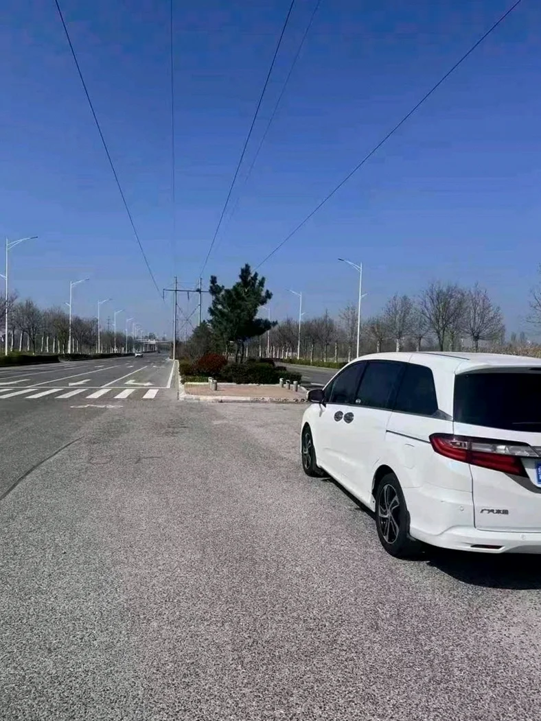 本田奥德赛 后面外观一