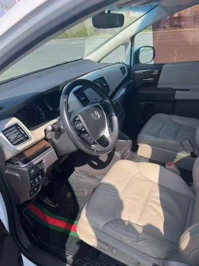 本田奥德赛 内饰前排