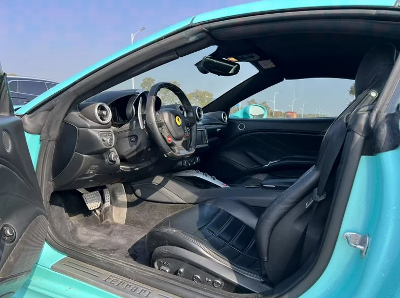 法拉利California 后面外观二