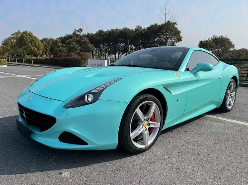 法拉利California 正面外观三