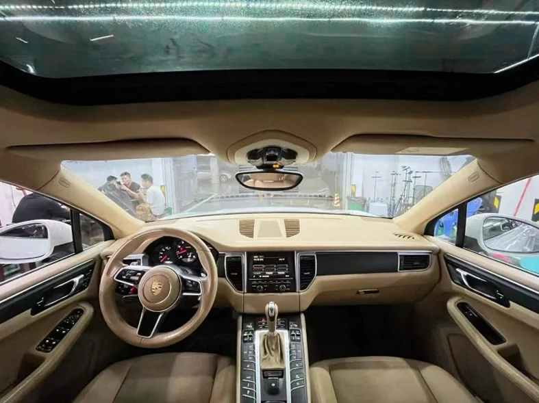 保时捷Macan 后面外观二