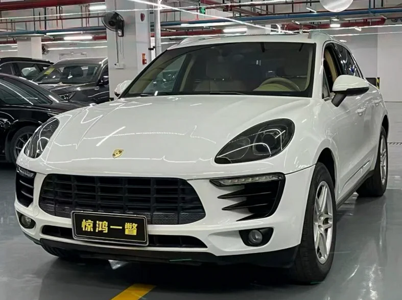 保时捷Macan 正面外观三
