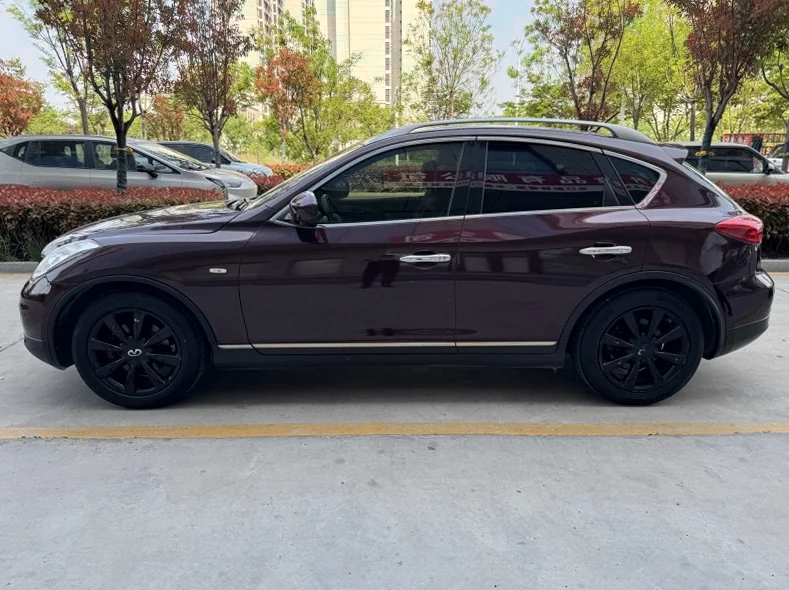 英菲尼迪QX50 正面外观三