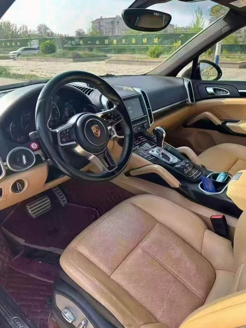 保时捷卡宴 后面外观二