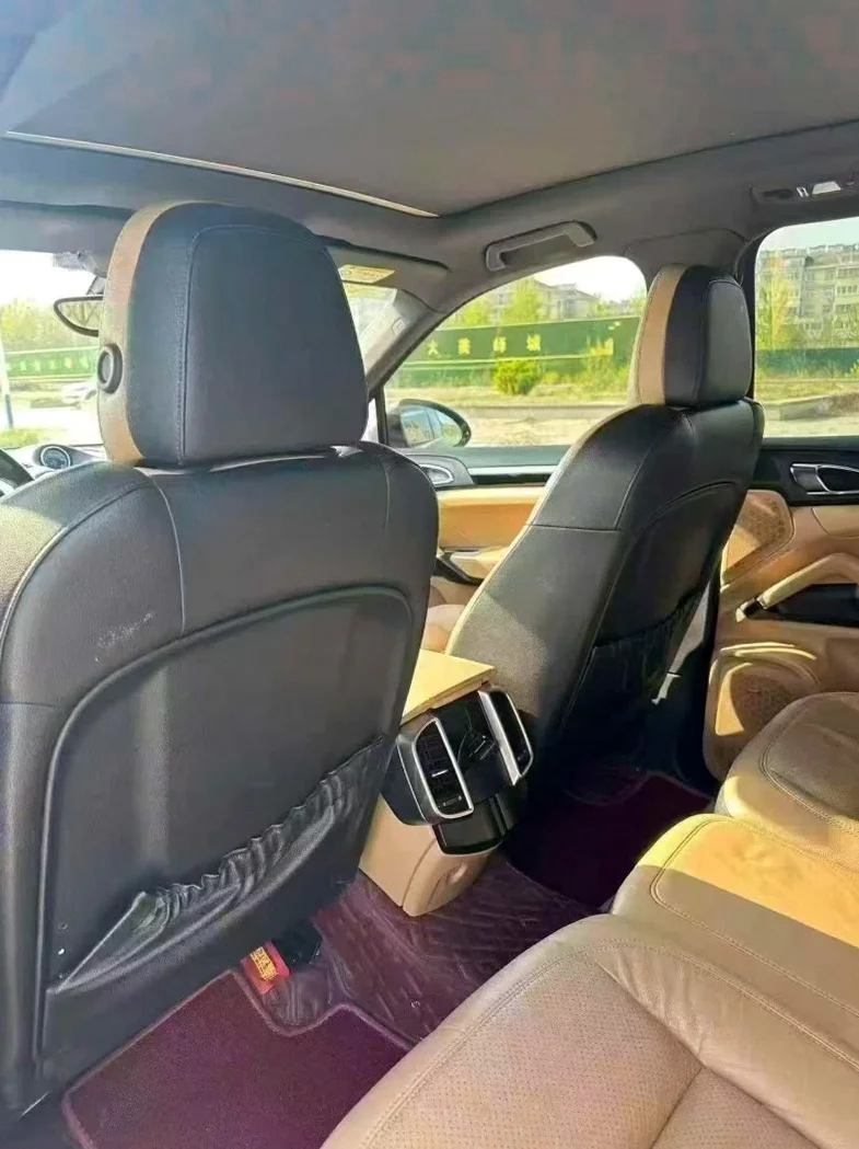 保时捷卡宴 后面外观一