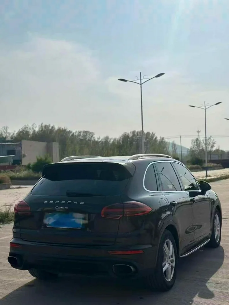 保时捷卡宴 内饰前排