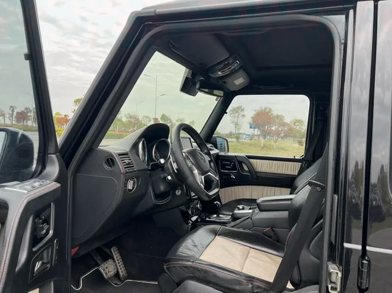 奔驰G 后面外观二