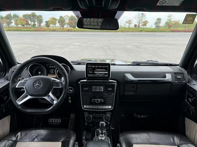 奔驰G 后面外观一