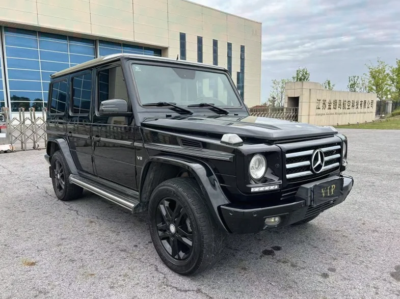 奔驰G 正面外观二