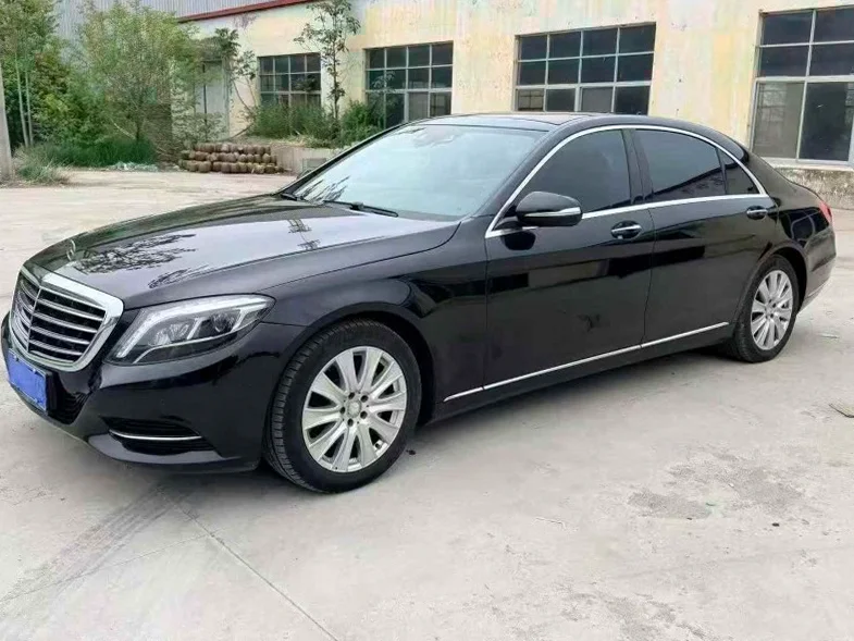 奔驰S 正面外观二