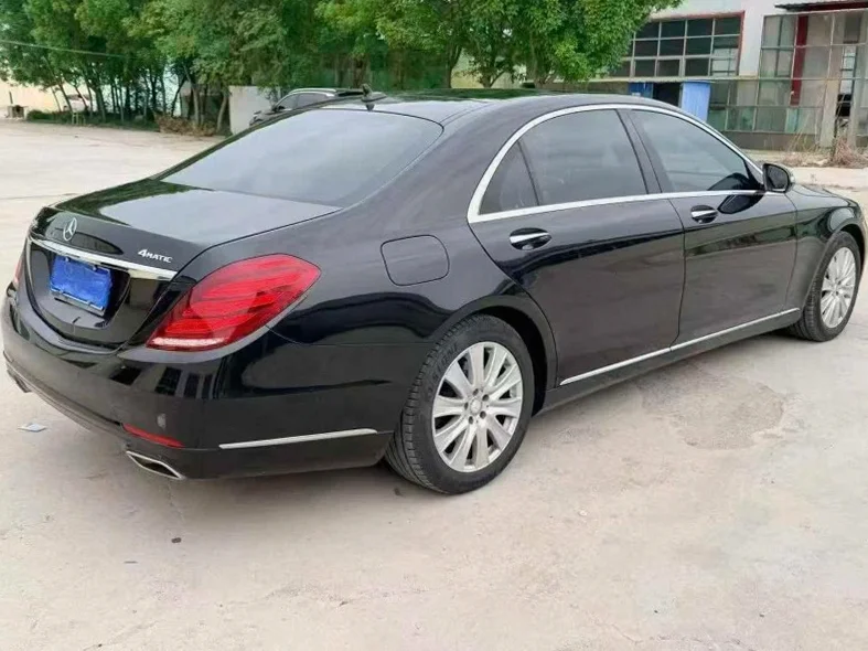 奔驰S 内饰前排