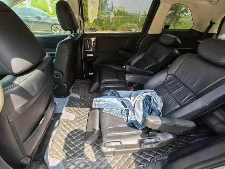 本田奥德赛 内饰后排