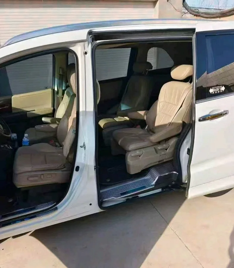 本田奥德赛 内饰后排