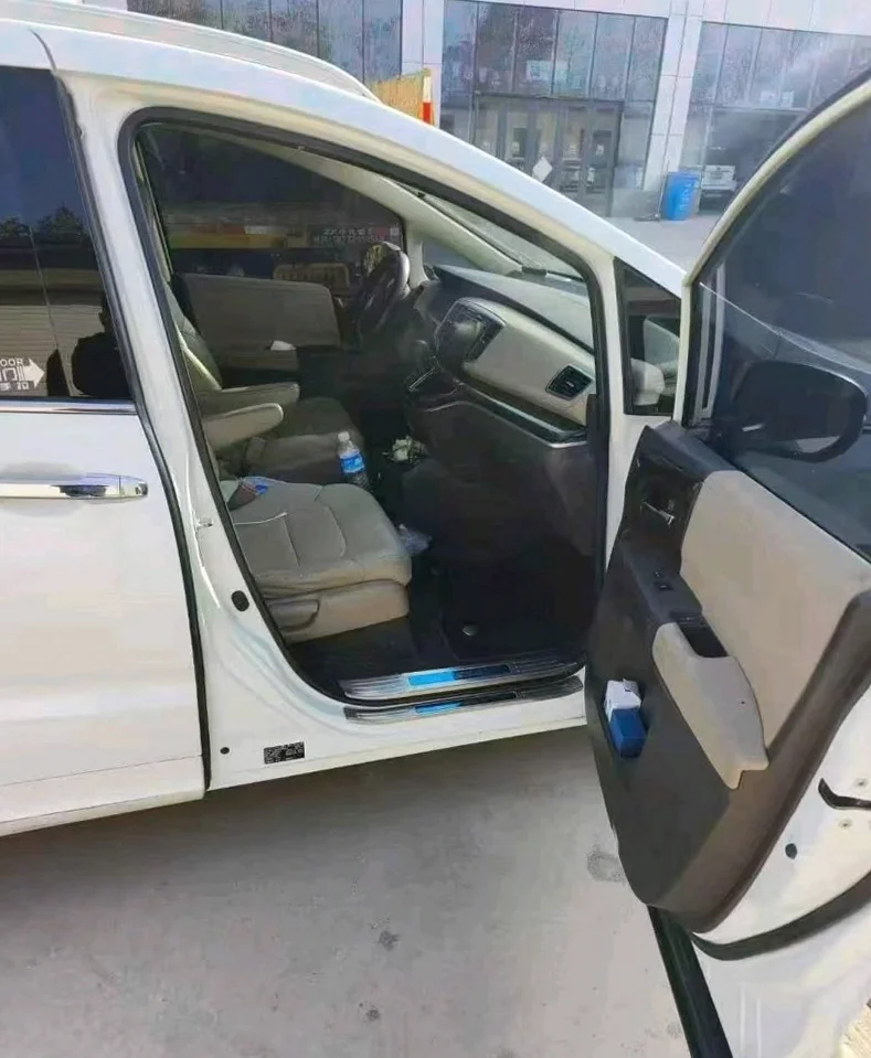 本田奥德赛 内饰前排